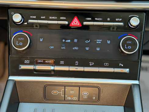 Used 2025 Hyundai Santa Fe SEL image 25