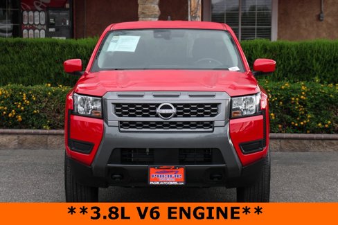 Used 2025 Nissan Frontier SV image 3