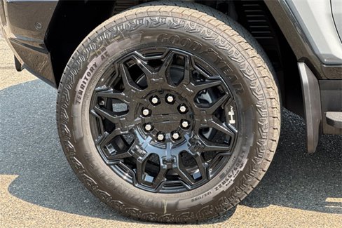 New 2026 GMC Hummer EV SUV w/ LPO, Sport Package image 32