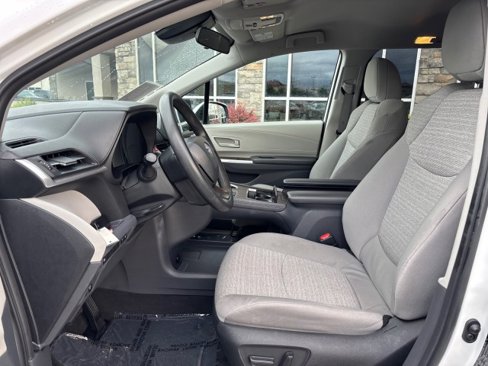 Used 2023 Toyota Sienna LE image 10