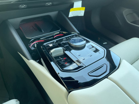 New 2026 BMW 550e xDrive w/ Premium Package image 13