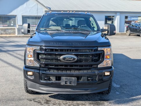 Used 2022 Ford F350 XLT w/ Black Appearance Package image 12