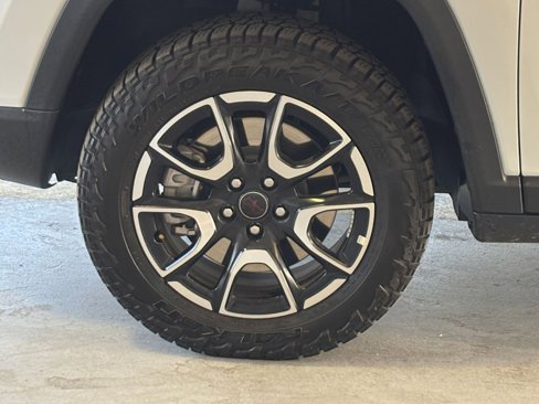 Used 2025 Jeep Compass Trailhawk image 29