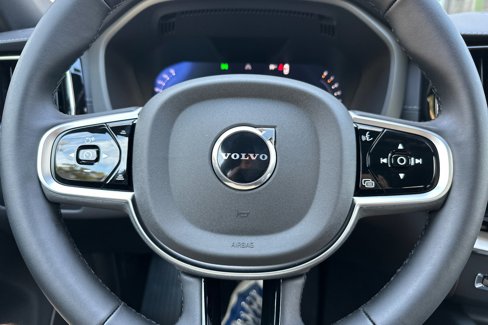 New 2026 Volvo XC60 B5 Ultra image 21