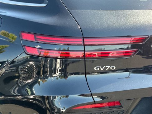 Used 2023 Genesis GV70 2.5T w/ Sport Prestige Package image 27