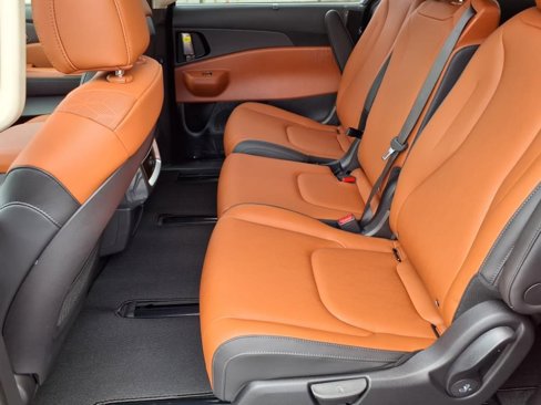 New 2026 Kia Carnival EX image 12