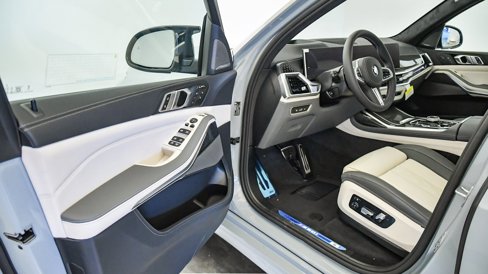 New 2026 BMW X7 M60i image 30