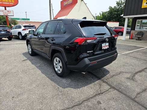 Used 2022 Toyota RAV4 LE image 8