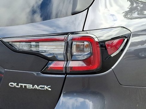 Used 2025 Subaru Outback Premium w/ Popular Package #1A image 12