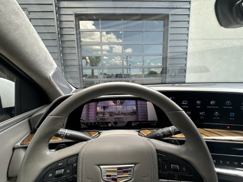 Used 2021 Cadillac Escalade ESV Premium Luxury Platinum image 38