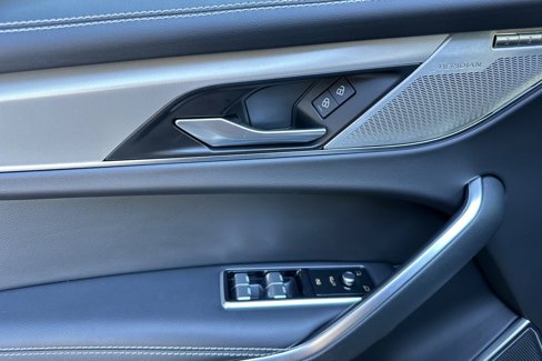Used 2025 Jaguar F-PACE R-Dynamic S image 10