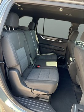 Used 2025 GMC Acadia Elevation image 12