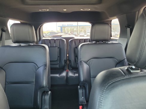 Used 2018 Ford Explorer XLT w/ Equipment Group 202A image 38