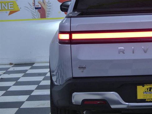 Used 2024 Rivian R1T Adventure image 30