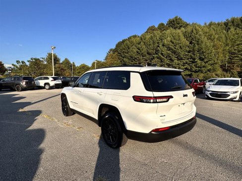 Used 2024 Jeep Grand Cherokee L Laredo image 7