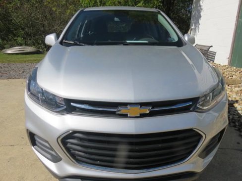 Used 2019 Chevrolet Trax LS image 2