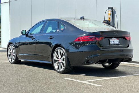 Used 2023 Jaguar XF R-Dynamic SE image 3
