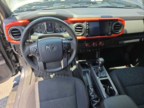 Used 2020 Toyota Tacoma TRD Sport image 11