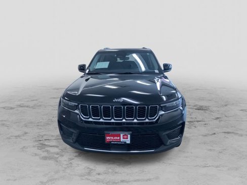 Used 2023 Jeep Grand Cherokee Laredo image 5