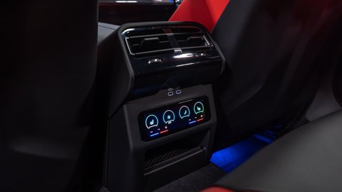 Used 2026 BMW M5 w/ Executive Package image 73