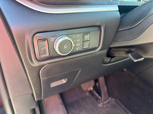 Used 2021 Ford Explorer XLT w/ Equipment Group 202A image 10