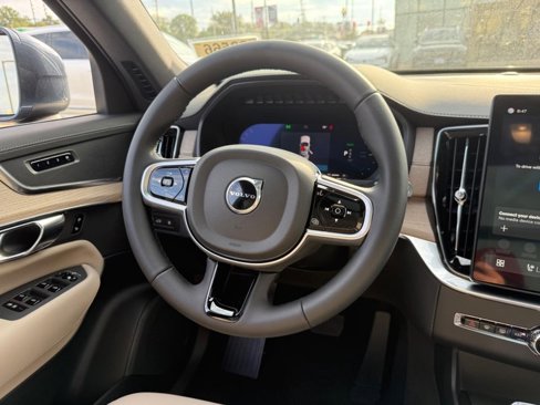 New 2026 Volvo XC90 T8 Plus image 7