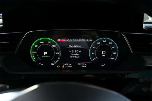 Used 2024 Audi Q8 e-tron Premium image 15