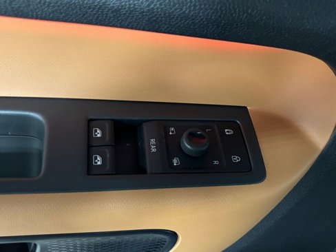 New 2025 Volkswagen ID. Buzz Pro S Plus image 21
