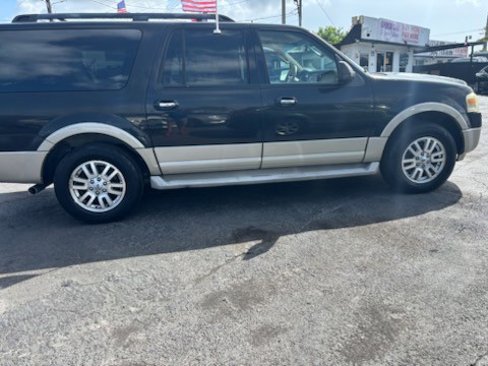 Used 2010 Ford Expedition EL Eddie Bauer image 3