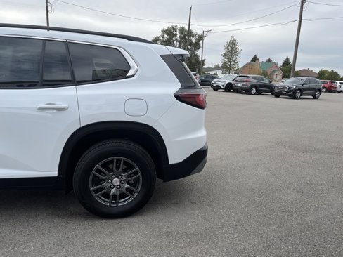 Used 2025 GMC Acadia Elevation image 6