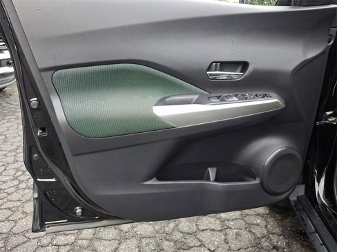 Used 2020 Nissan Kicks SV image 12