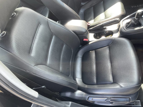 Used 2018 Volkswagen Jetta SE image 15