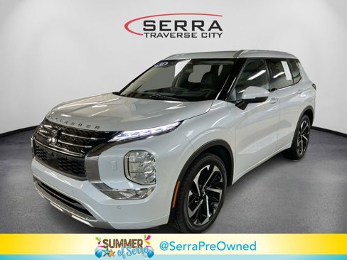 Used 2024 Mitsubishi Outlander SEL image 1