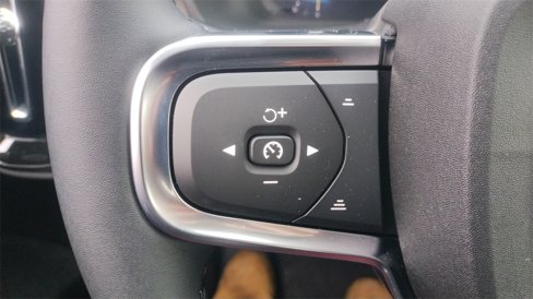 New 2025 Volvo XC40 B5 Ultra w/ Climate Package image 14