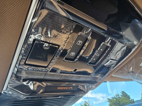 New 2025 Land Rover Range Rover Long Wheelbase SE image 33