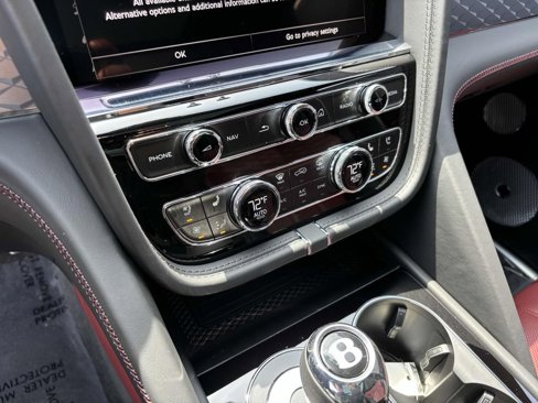 New 2025 Bentley Bentayga image 9