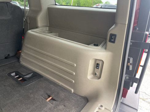Used 2003 HUMMER H2 w/ Preferred Equipment Group image 22