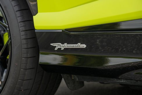 Used 2024 Lamborghini Urus Performante image 16