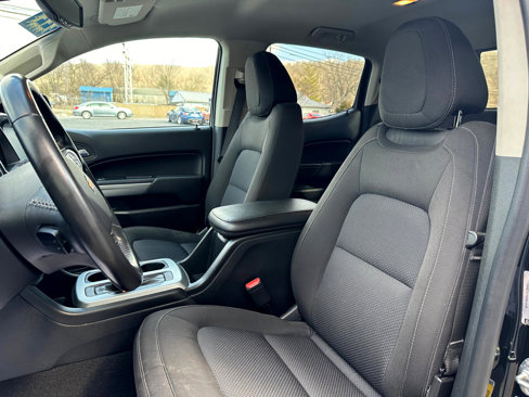 Used 2022 Chevrolet Colorado LT w/ LT Convenience Package image 7