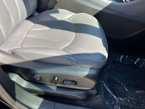 Used 2019 Buick Envision Essence image 23