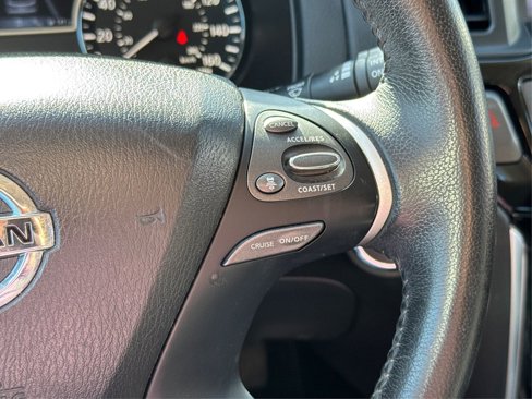 Used 2019 Nissan Pathfinder SV image 34