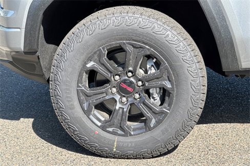 New 2025 GMC Canyon Elevation w/ Convenience Package image 31