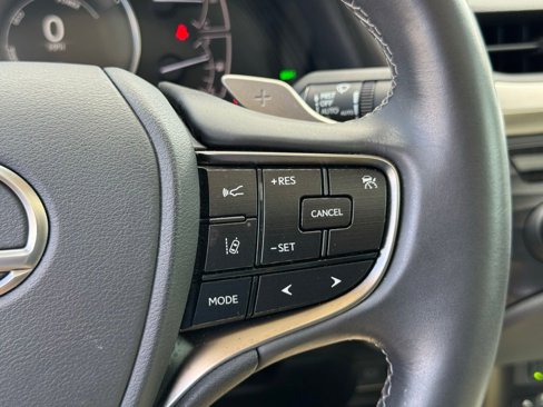 Used 2020 Lexus ES 300h w/ Premium Package image 31