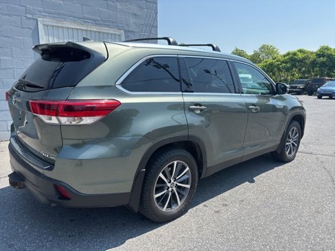 Used 2019 Toyota Highlander XLE image 6