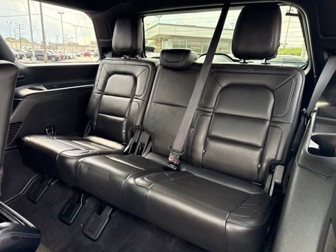 Used 2018 Lincoln Navigator Reserve w/ Technology Package image 32