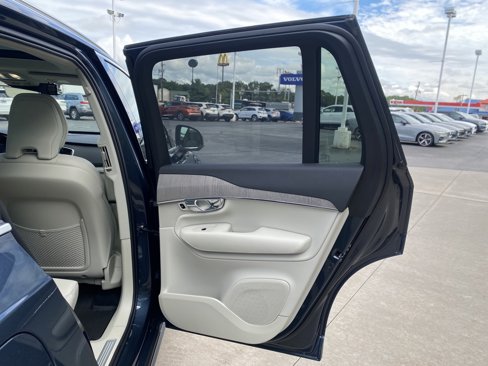 Certified 2025 Volvo XC90 T8 Plus w/ Protection Package Premier image 38
