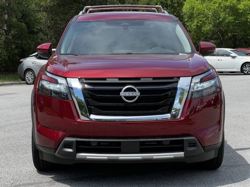 New 2025 Nissan Pathfinder SL image 11