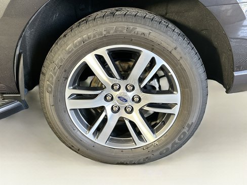 Used 2024 Ford Expedition Limited image 11