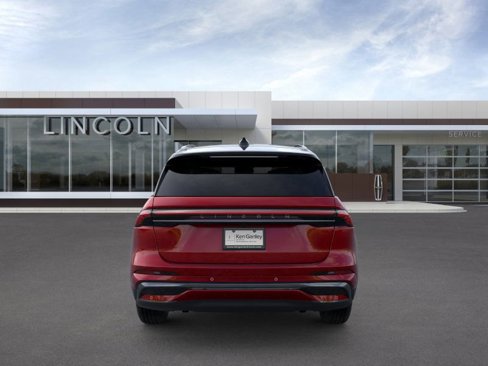 New 2025 Lincoln Nautilus Reserve image 5