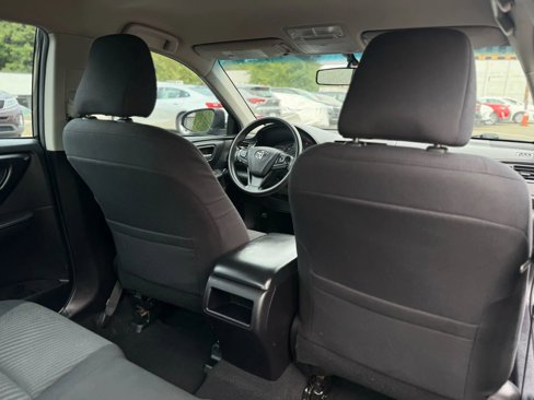 Used 2015 Toyota Camry LE image 15